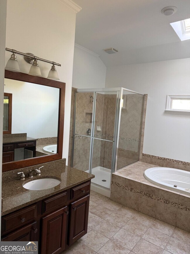 Building Photo - 4703 Legacy Cove Ln