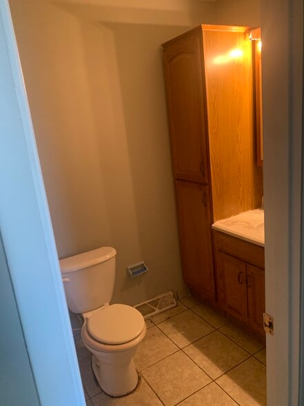 Building Photo - 201 W Navajo St