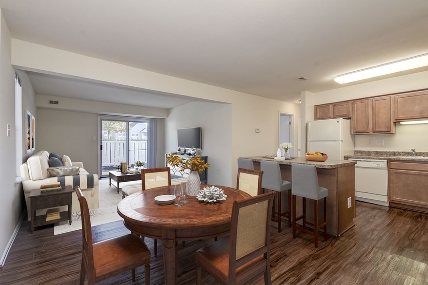 Building Photo - New Forest Apartments