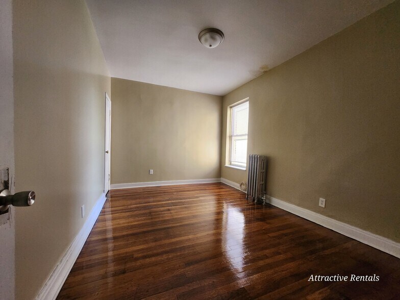 Building Photo - 152 N Menard Ave