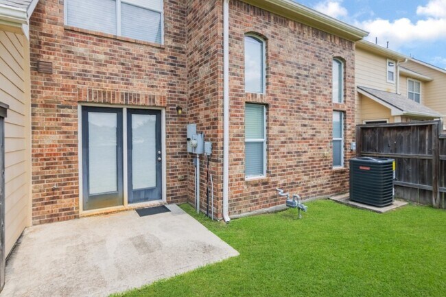 Building Photo - 1616 Grable Cove Ln