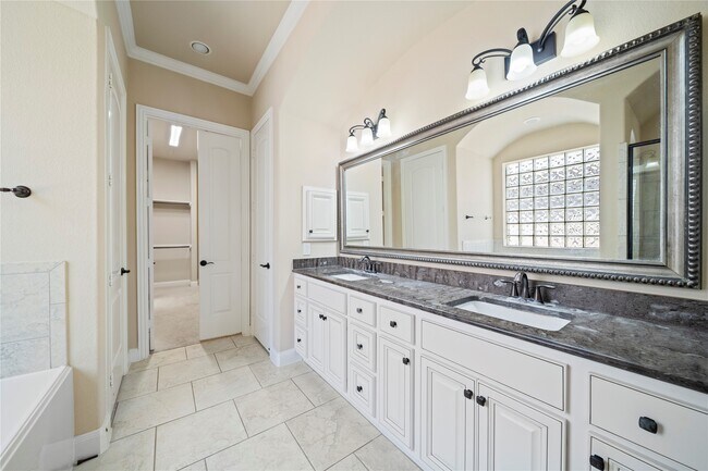 Building Photo - 26946 Carmel Falls Ln