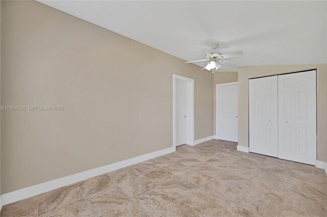 Building Photo - 818 NE 3rd St