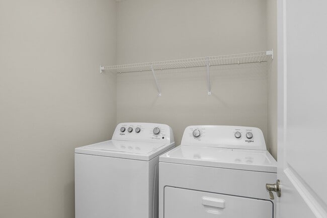 Building Photo - ** 3Bed/2Bath ~ Stunning Villa In the Heart of Estero ~ Milan Villas **