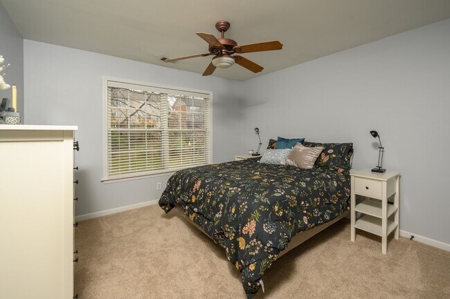 Building Photo - **UPDATED BRENTWOOD HOME THAT DOESN'T FEEL LIKE A RENTAL**