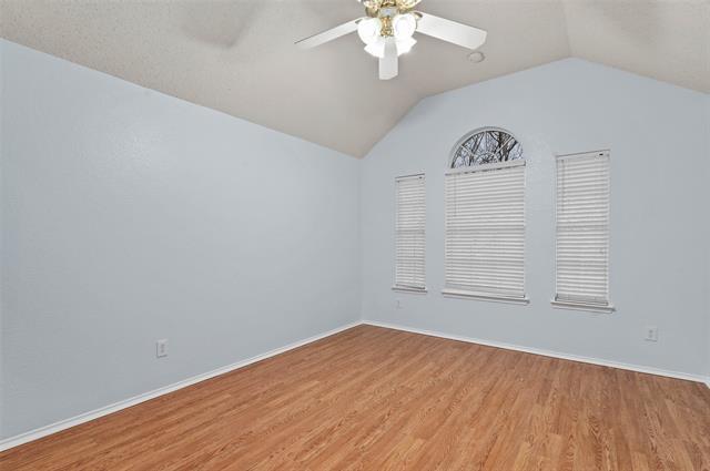 Building Photo - 316 Leameadow Dr