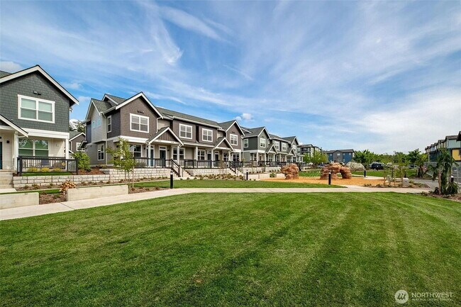 Building Photo - Modern 2-Bed, 2.5-Bath in Prime Location -...