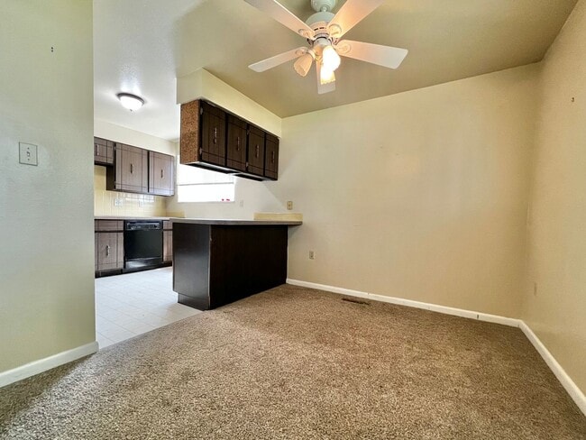 Building Photo - **Charming 2-Bedroom Downstairs Unit in Pr...