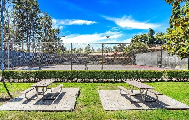 Building Photo - Spacious 1BD/1BA Mission Plaza Condo with Resort-Style Amenities in Prime Mission Valley Location