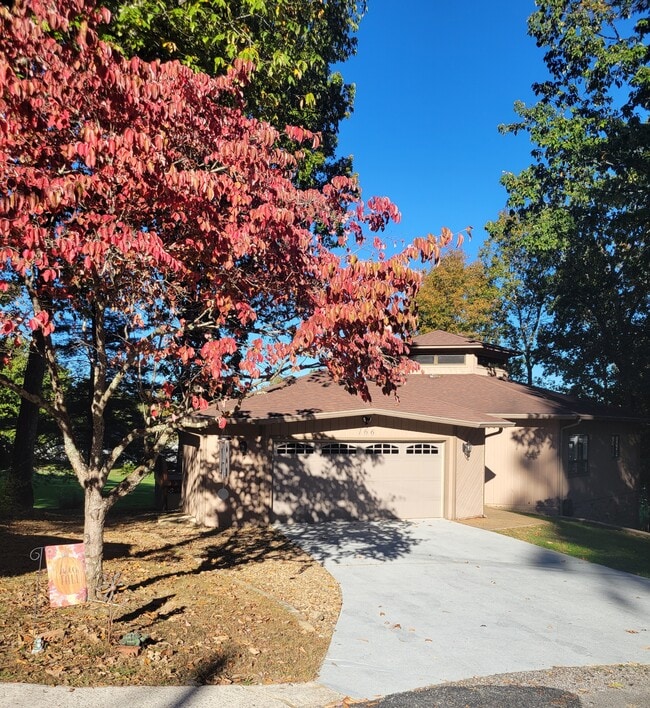 Primary Photo - 166 Baltusrol Rd