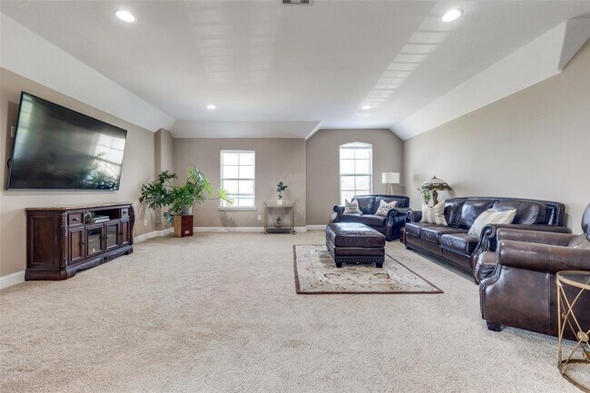 Building Photo - 1610 Golden Taylor Dr