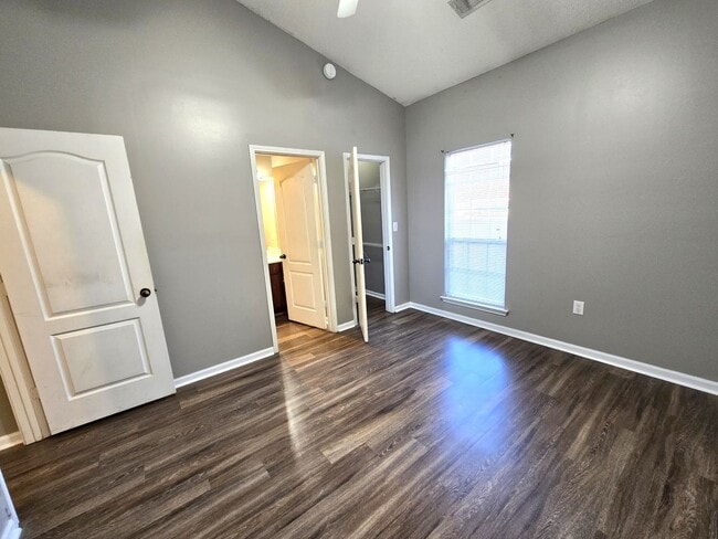 Building Photo - Rent INCLUDES water/sewer and yard maintenance.