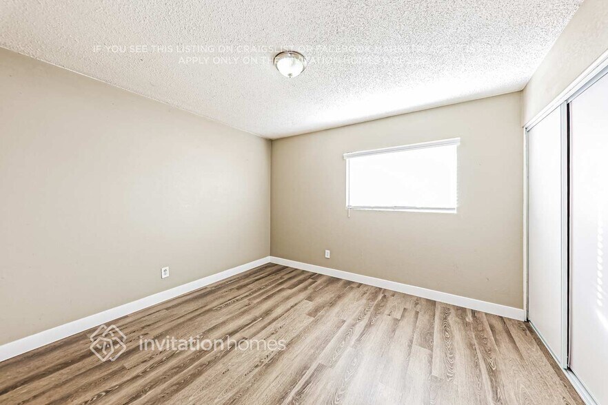 Building Photo - 6921 W Hazelwood St