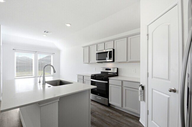 Building Photo - 40758 Rosemary Rain Ln