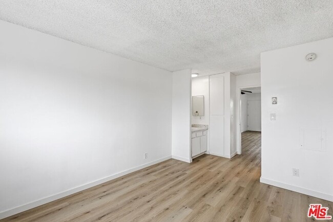 Building Photo - 711 Machado Dr