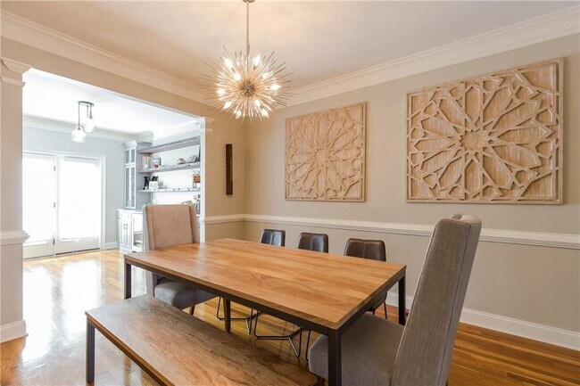 Building Photo - 2556 Oglethorpe Cir NE