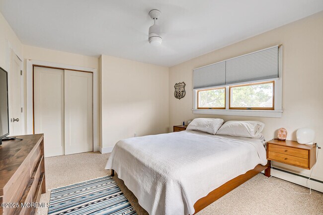 Building Photo - 1331 Sunset Ave