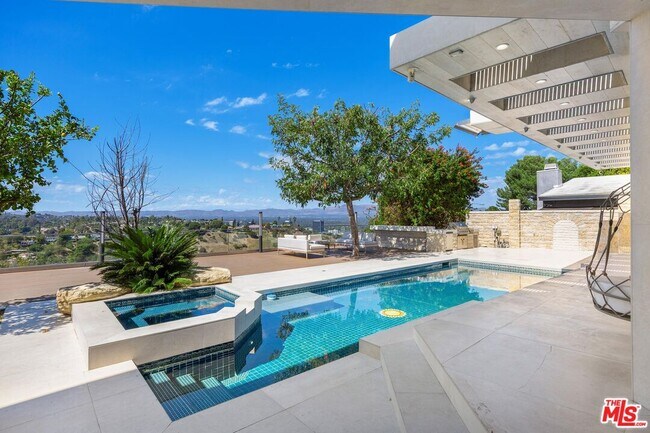 Building Photo - 3911 Cody Rd