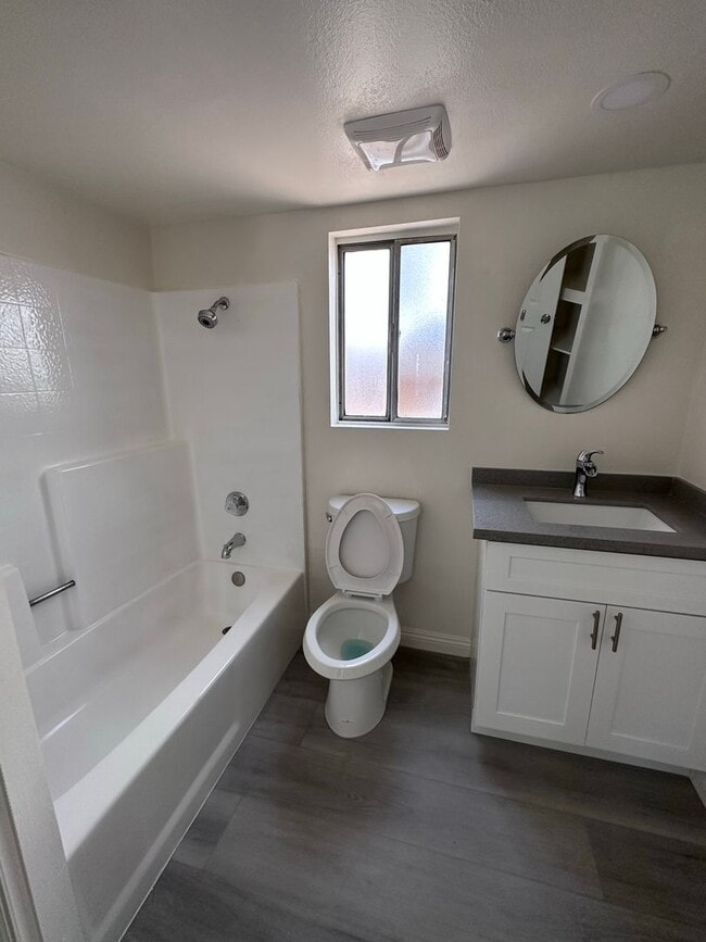 Building Photo - NEW REMODELED 2 Bd/ 1 Ba Home