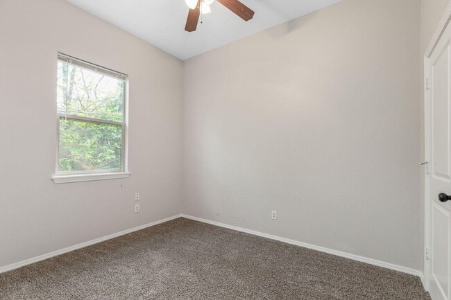 Building Photo - 1297 Hillcrest Pl