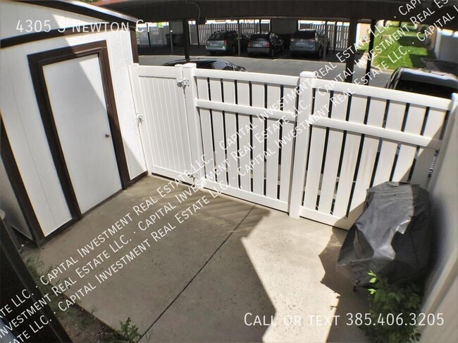 Building Photo - 4305 S Newton Ct