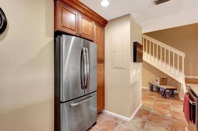 Building Photo - 2299 Treasure Isle Dr