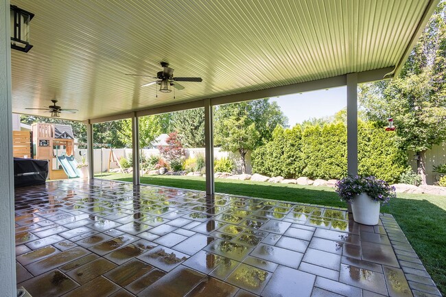 Building Photo - Stunningly Upgraded 4-Bedroom Home in Prime Eagle Location