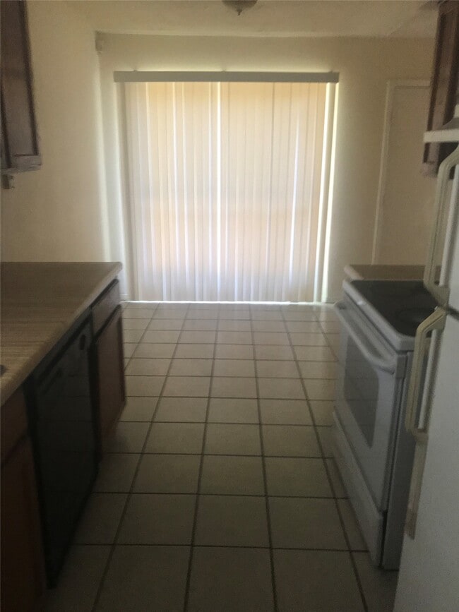 Building Photo - 7311 Caracas Dr