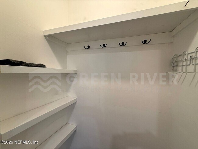 Building Photo - 2 Fairway Rd