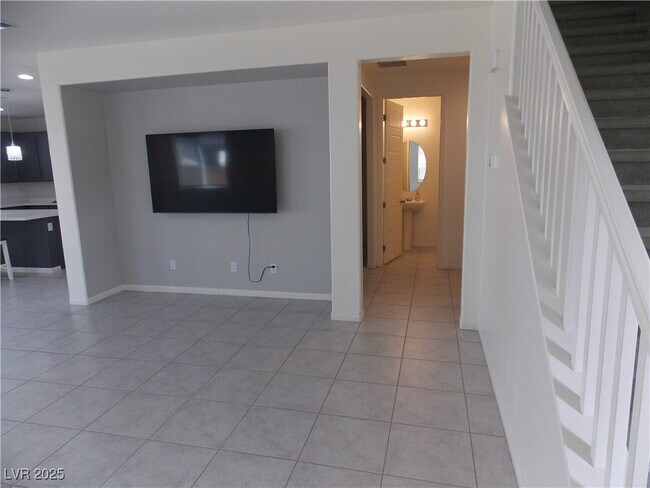 Building Photo - 160 Lilt Ave