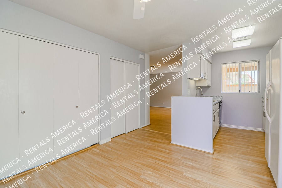 Building Photo - 195 N Cottonwood St