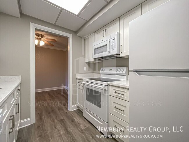 Building Photo - 530 N Main St