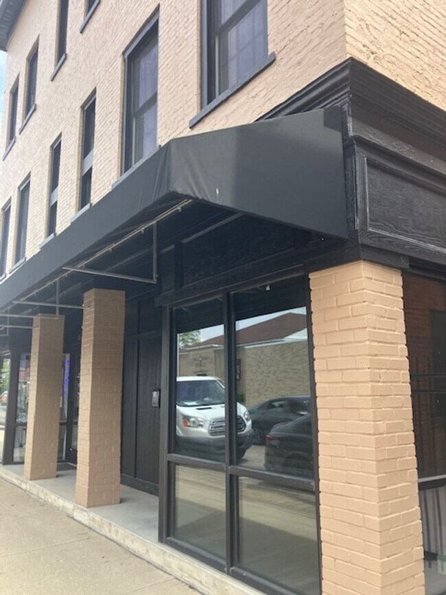 Building Photo - Store Front Available in Downtown Miamisburg
