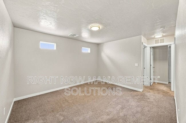 Building Photo - 10043 W Campville St