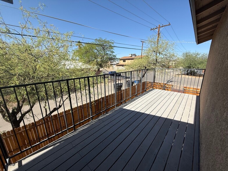 Patio - 1728 N Santa Rita Ave