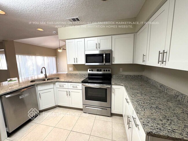 Building Photo - 6239 Greenwich Dr