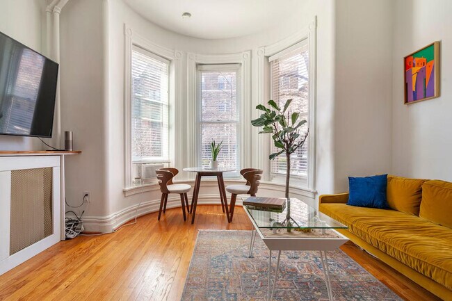 Building Photo - 1709 New Hampshire Ave NW