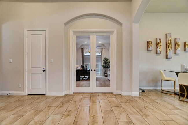Building Photo - 10710 Balivcar Ct