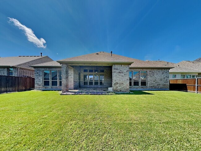 Building Photo - 614 Summer Oaks Dr