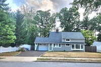 Building Photo - 18 Bamboo Ln