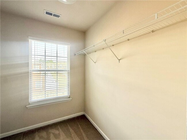 Building Photo - 5579 Lindeman Ln