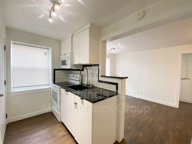 Building Photo - 701 Culbertson Dr
