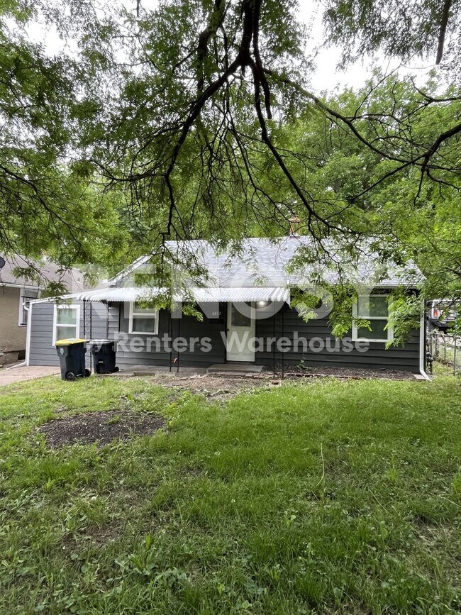Building Photo - 6812 College Ave