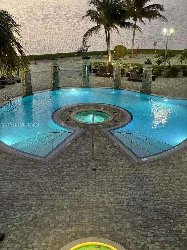 Building Photo - 2641 N Flamingo Rd