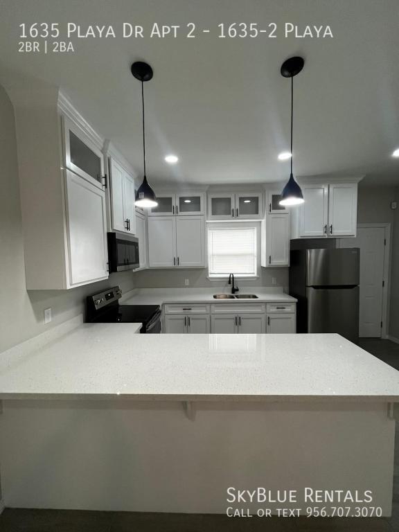 Building Photo - 1635 Playa Dr