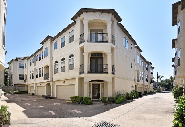 Building Photo - 118 Drew St