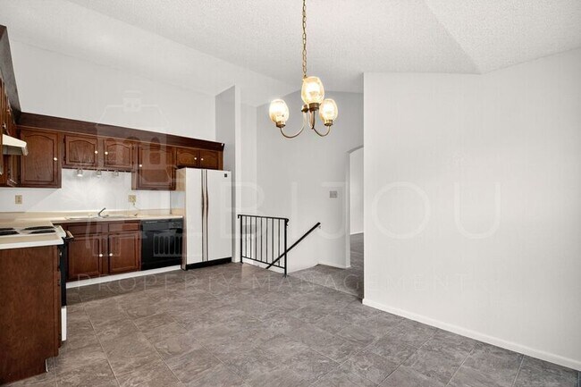 Building Photo - 7305 Centennial St