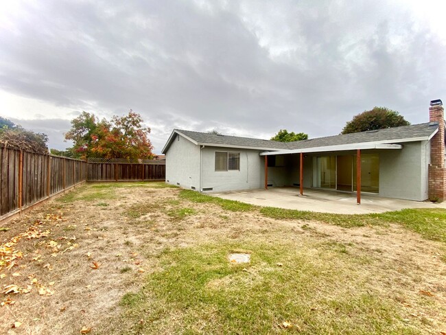 Building Photo - Remodeled 3-Bedroom Home - Union City!