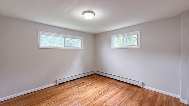 Building Photo - Gorgeous single-family home near Hartford ...