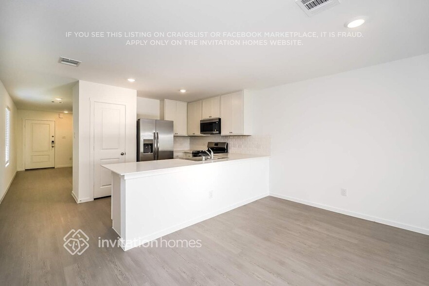 Building Photo - 9612 Verite St